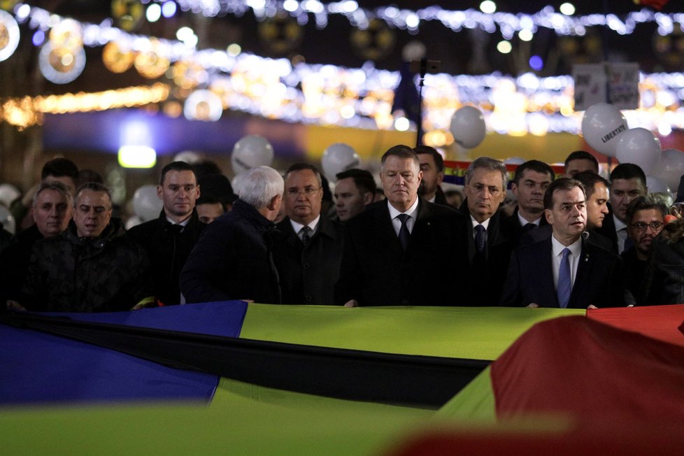 Rumunský premiér Ludovic Orban má problém, parlament jeho vládě vyslovil nedůvěru.