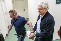Ex ředitel Motola Miloslav Ludvík zůstává ve vazbě: Soud zamítl jeho žádost o propuštění