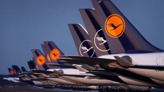 Největší evropské aerolinky Lufthansa bojují s krizí v oboru.