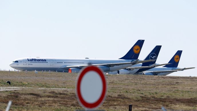 Stroje společnosti Lufthansa odstavené kvůli koronavirové krizi.