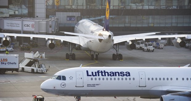 Piloti Lufthansy stávkují: Ruší se desítky letů!