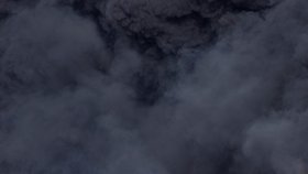 Válka na Ukrajině: Hasiči likvidují požár ropné rafinérie v Luhanské oblasti (16.4.2022)