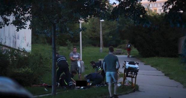 U metra Luka muž zaútočil nožem na dvě osoby. Případ vyšetřuje policie.