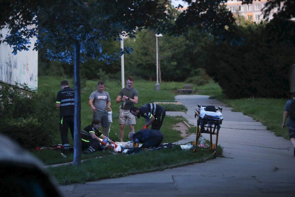 U metra Luka muž zaútočil nožem na dvě osoby. Případ vyšetřovala policie.