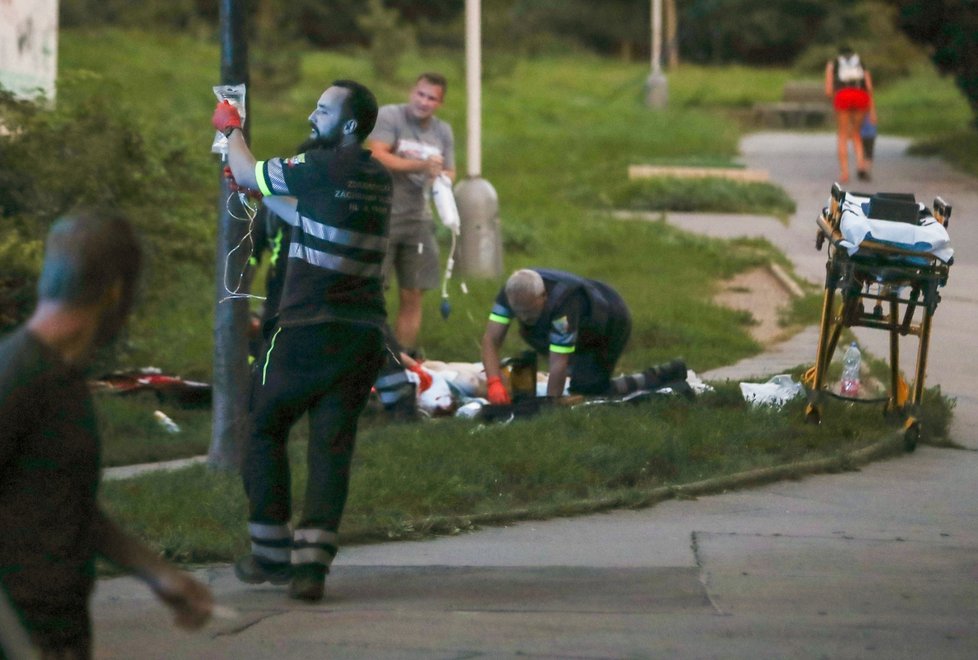 U metra Luka muž zaútočil nožem na dvě osoby. Případ vyšetřovala policie.