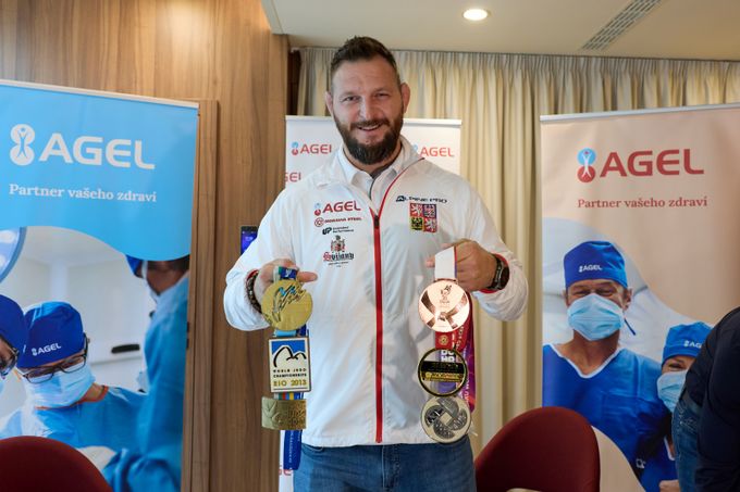 Krpálek hlásí: Starej dědek ještě nejsem! Olympijský sen společně se synem? Krpálek hlásí: Starej dědek ještě nejsem! Olympijský sen společně se synem?