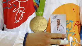 Zlatou olympijskou medaili z Ria Krpálek zase věnoval svému zemřelému kamarádovi Sašovi Jurečkovi.