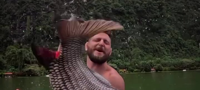 Macek mu slušně nafackoval