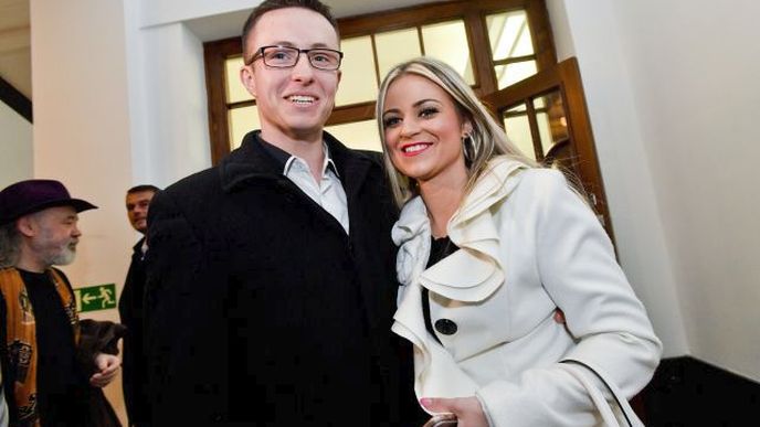 Lukáš Nečesaný byl Vrchním soudem v Praze pravomocně zproštěn viny 27. března 2019. Na snímku s manželkou Veronikou. 