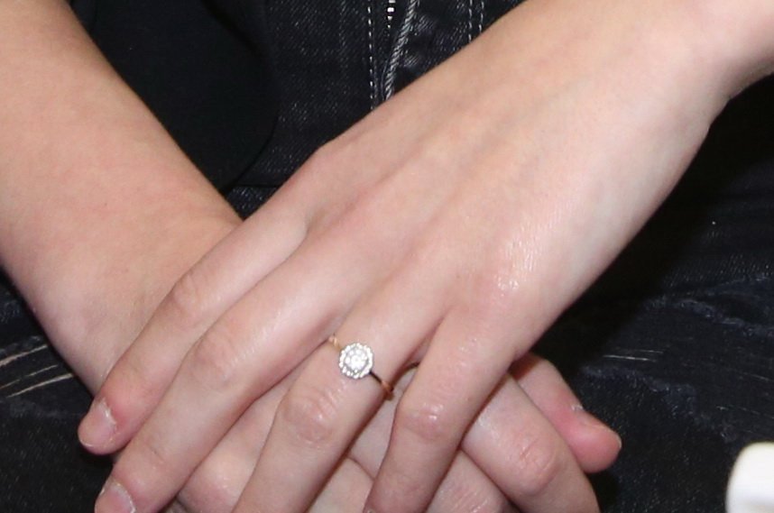 Pavláskova přítelkyně Denisa ukázala blyštivý prsten.