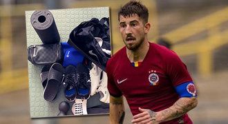 Vácha ukázal, co si nosí na fotbal. Nejlepší kopačky a stříhání štulpen 