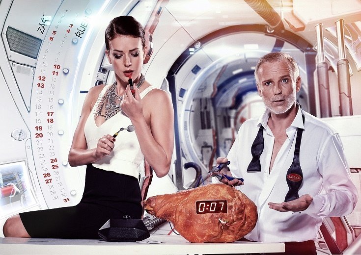 Lukáš Vaculík a Andrea Kerestešová v kalendáři ve stylu Jamese Bonda