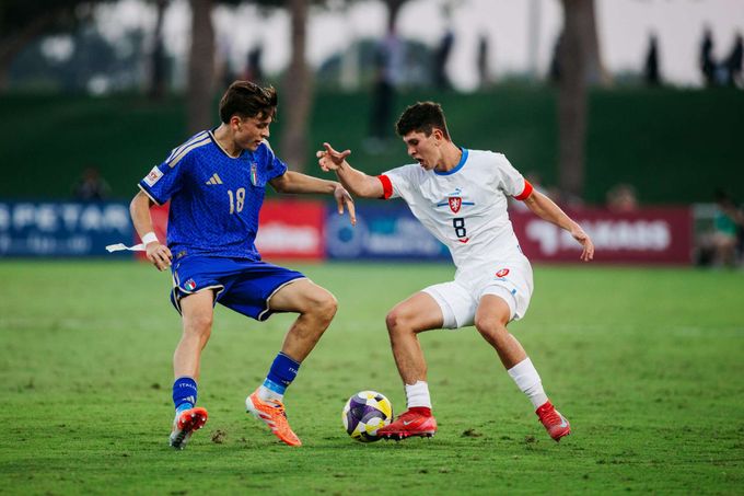 MS do 17 let ONLINE: Itálie - Česko 0:0. Obrovská šance, Paar skvěle zasáhl MS do 17 let ONLINE: Itálie - Česko 0:0. Obrovská šance, Paar skvěle zasáhl