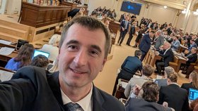 Ministr průmyslu a obchodu Lukáš Vlček (STAN) ve Sněmovně (14.11.2025)