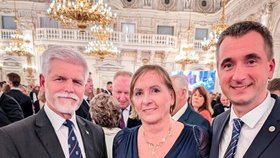 Ministr průmyslu a obchodu Lukáš Vlček (STAN) s Petrem Pavlem ve Španělském sálu (28.10.2025)