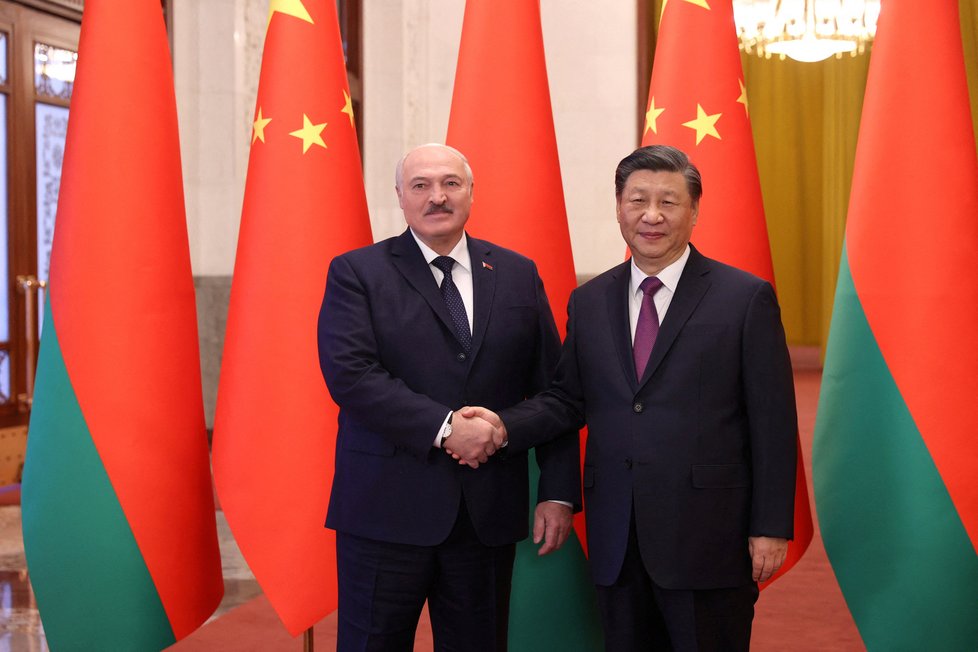 Běloruský prezident Lukašenko v Pekingu s čínským protějškem Si Ťin-pchingem (1.3.2023)