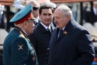 Lukašenko navštívil nemocnici, pak nedorazil na sváteční akci. Kvůli vážným potížím?