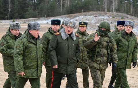Proč ještě Lukašenko nevyslal vojsko na Ukrajinu? Expert: Dobře ví, že by na to doplatil