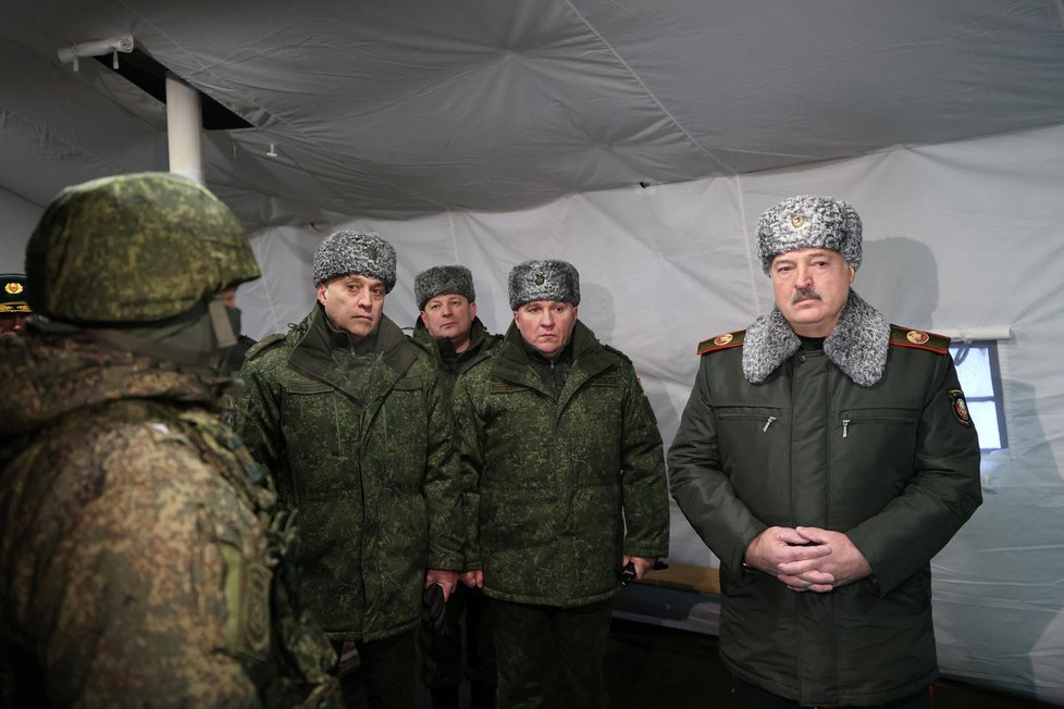 Běloruský prezident Alexander Lukašenko navštívil Brestskou oblast. Běloruští vojáci zde mají cvičiště (6. 1. 2022).