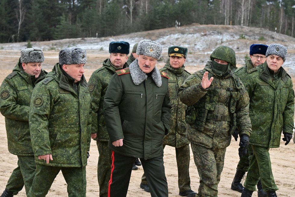 Běloruský prezident Alexander Lukašenko navštívil Brestskou oblast. Běloruští vojáci zde mají cvičiště (6. 1. 2022).