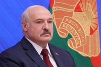 Lukašenko jde tvrdě proti odpůrcům: PEN klub v čele s nositelkou Nobelovky zakázal soud