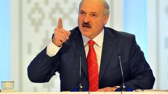 Vaše země nevzkvétá. Dejte nám svojí půdu, vyzval Rusy Lukašenko