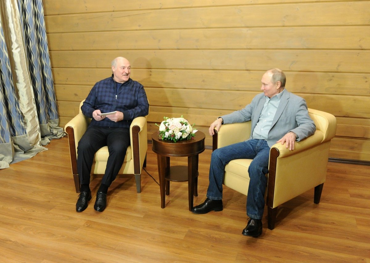 Ruský prezident Vladimir Putin přivítal v černomořském letovisku Soči svého běloruského spojence Alexandra Lukašenka (22. 2. 2021)