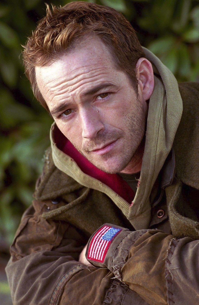 Americký herec Luke Perry (†52) zemřel po prodělané mrtvici.