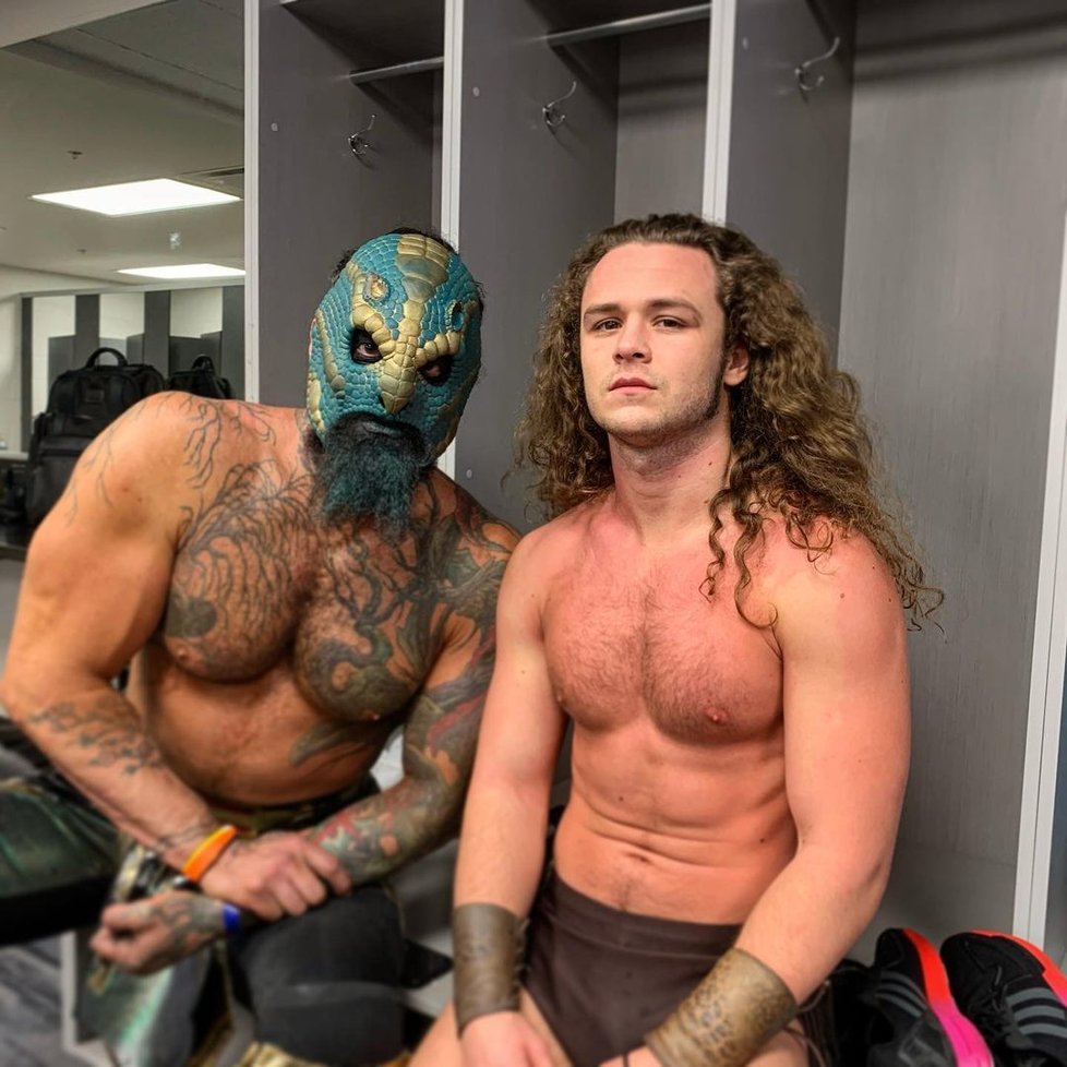 Syn Lukea Perryho Jack je profesionální wrestler. Přezdívá si Jungle Boy