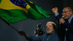 Brazilci počtvrté zvolili prezidentem levicového Lulu.