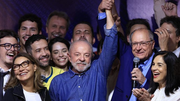 Luiz Inácio Lula da Silva byl počtvrté zvolen brazilským prezidentem. Luiz Inácio Lula da Silva byl počtvrté zvolen brazilským prezidentem.