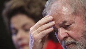 Lula da Silva si odpykává dvanáctiletý trest za korupci.