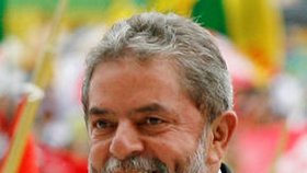 Lula da Silva přitom sám v úřadu inicioval zákon, který kandidaturu odsouzených zakazuje.