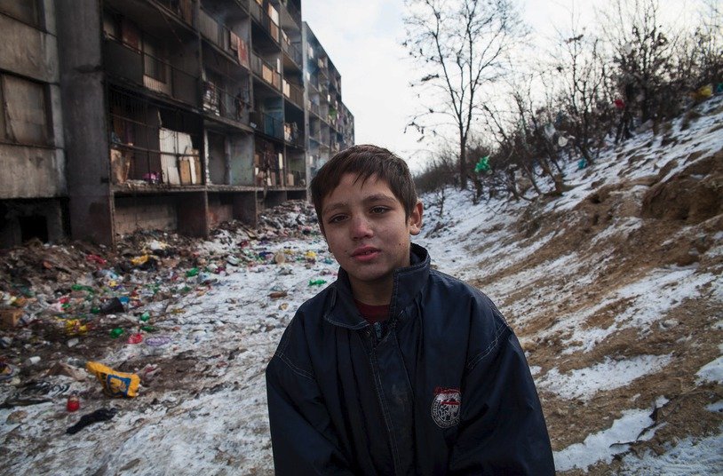 V současnosti je sídliště plné Romů a jen těžko se odhaduje, kolik jich tu vlastně žije. Dle košického magistrátu maximálně 4 tisíce, ale Michael Biach to odhaduje na 6 až 8 tisíc.