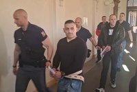 Tři gauneři přepadli známého a vybrali mu účet i byt: Divné, byla to fajn návštěva, hájili se