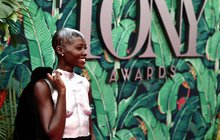Oscarová Lupita Nyong'o: Oblékla si odlitek vlastního poprsí