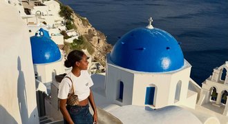 Lurdes poznává krásy Řecka: Sexy dovča Lurdes poznává krásy Řecka: Sexy dovča