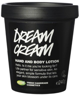 Tělový krém LUSH Dream Cream, 545 Kč (250 ml), koupíte na www.lush.cz nebo v kamenných prodejnách