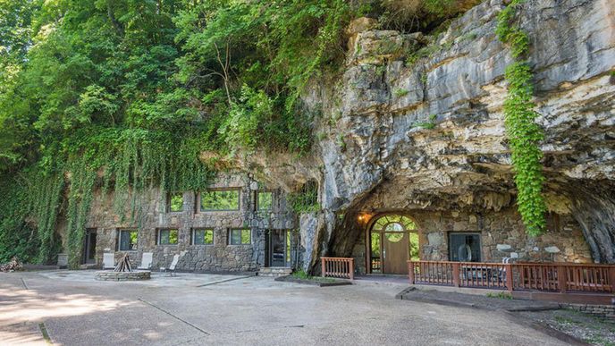 Luxusní jeskynní hotel na prodej