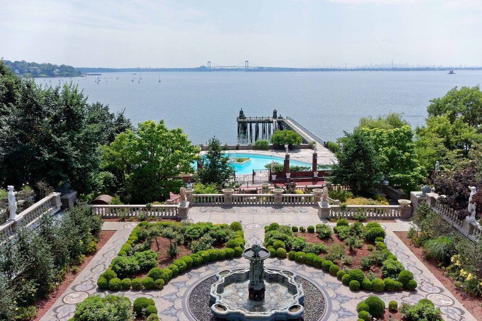 Luxusní dům na Long Islandu je na prodej za dvě miliardy.