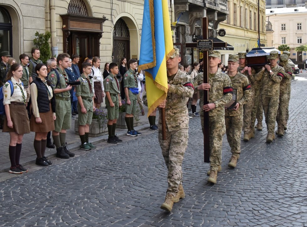 Válka na Ukrajině: Pohřeb vojáka Artema Dymydy ve Lvově (21. 6. 2022)