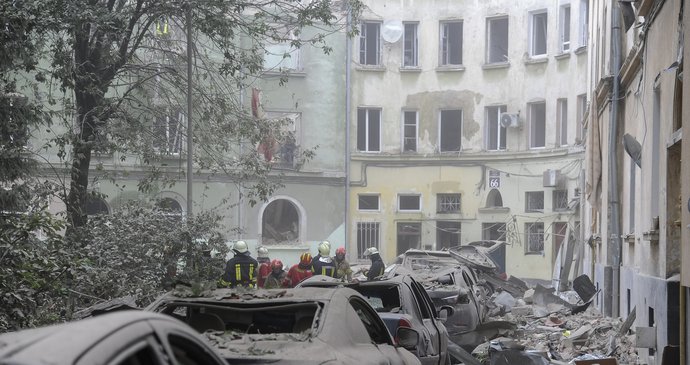 Rusové zasáhli obytnou budovu ve Lvově: O život přišli čtyři lidé! Úřady vyhlásily dvoudenní smutek