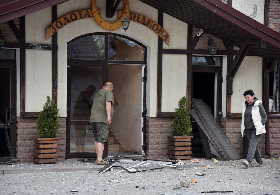 Následky bojů ve městě Zoločiv, Lvovská oblast (14. 6. 2022)