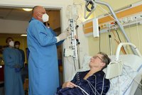 Převratná metoda léčby rakoviny ve FN Ostrava Jenovefě (70) vyrobili lék z její krve!