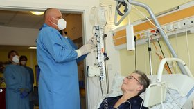 První pacientkou, která buněčnou terapii podstoupila, je Jenovéfa Křístková (70). Byl ji diagnostikován lymfom, tedy rakovinu lymfatického systému.