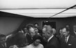 Prezidentská přísaha Lyndona B. Johnsona na palubě Air Force 1 (22. listopadu 1963).