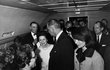 Prezidentská přísaha Lyndona B. Johnsona na palubě Air Force 1 (22. listopadu 1963).