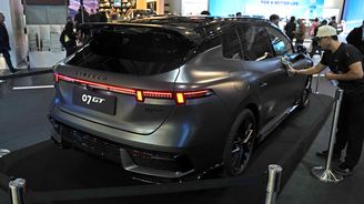 Lynk & Co 07 GT míří do Evropy. Velikostí sahá po Škodě Superb Lynk & Co 07 GT míří do Evropy. Velikostí sahá po Škodě Superb