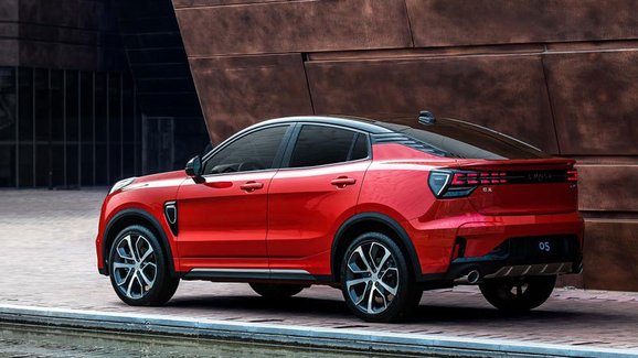 Lynk &amp; Co už je na prahu Evropy. Na nové SUV-kupé ale nemá smysl šetřit