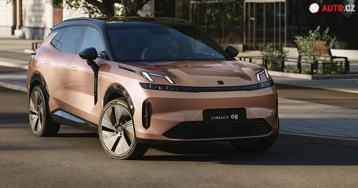 Známe kompletní české ceny vozů Lynk & Co! Vidět je  můžete naživo v prvním showroomu